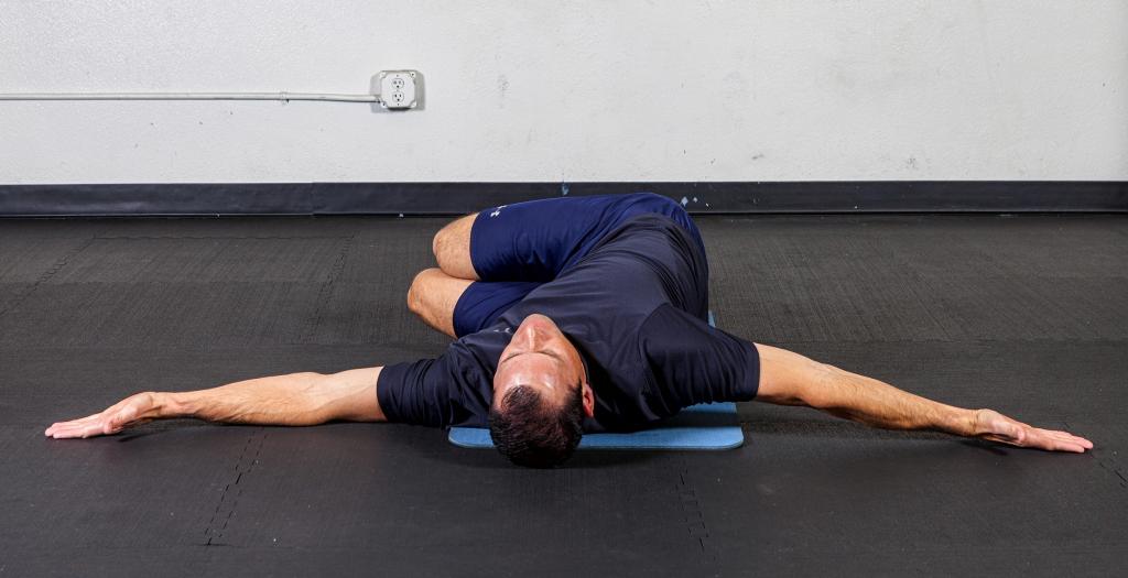 упражнения для укрепления спины в домашних условиях