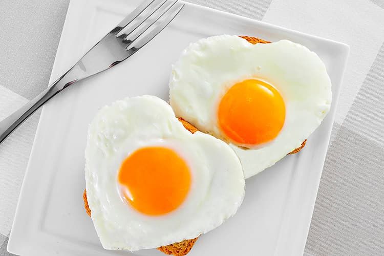 Сколько яиц в день можно есть?